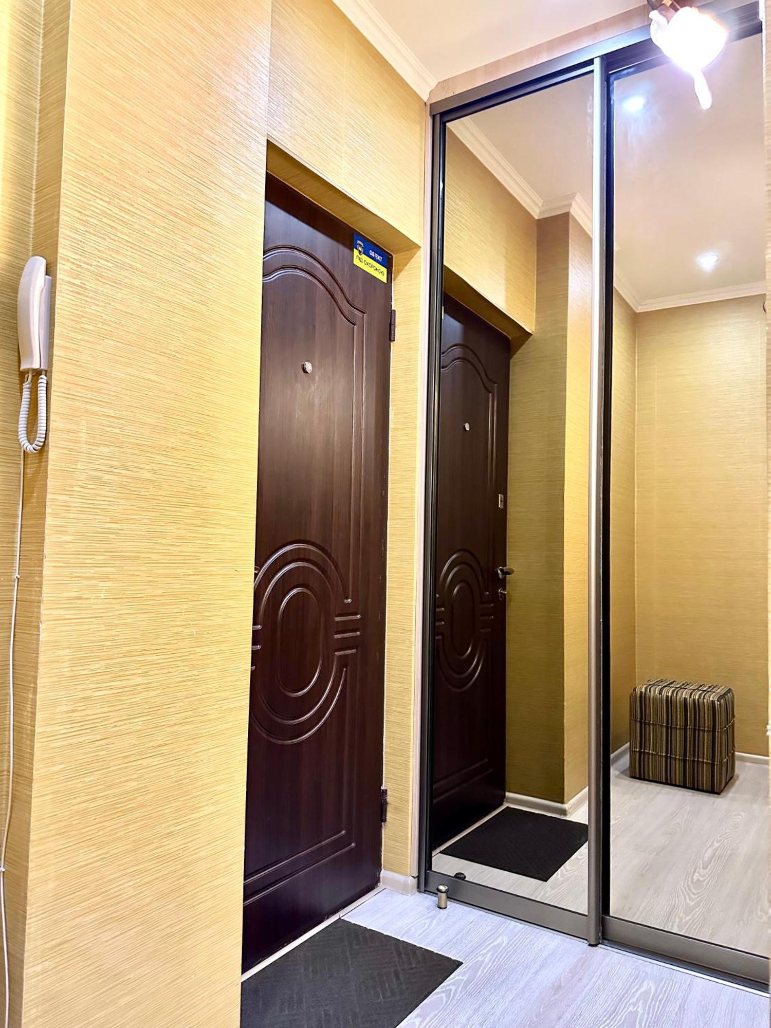 Apartments With A Coffee Machine In The City Center, Near A Park And Zlata Plaza 리우네 외부 사진