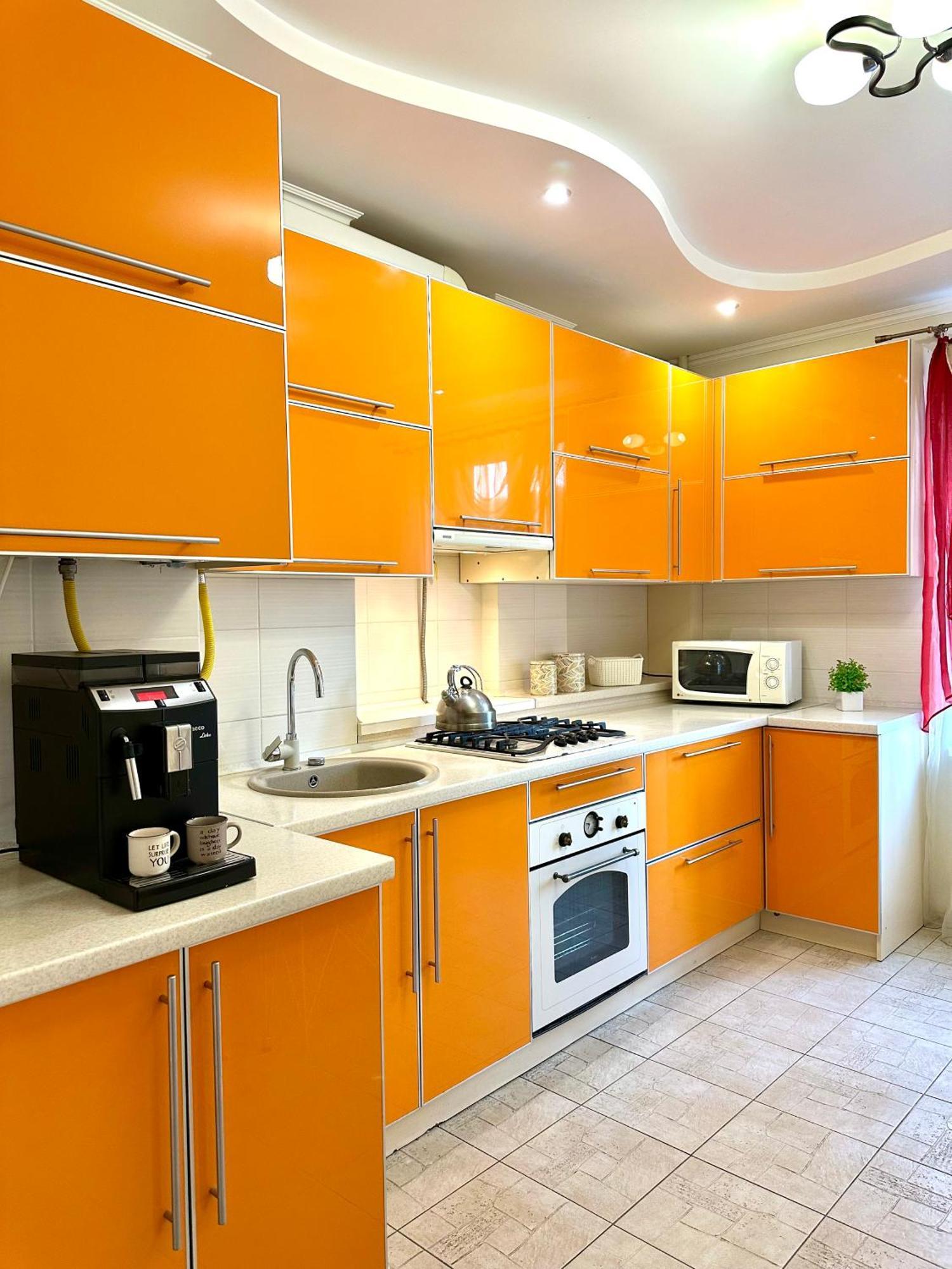 Apartments With A Coffee Machine In The City Center, Near A Park And Zlata Plaza 리우네 외부 사진